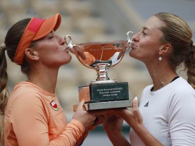  Kristina Mladenović i Timea Baboš odbranile titulu ženski dubl Rolan Garos 