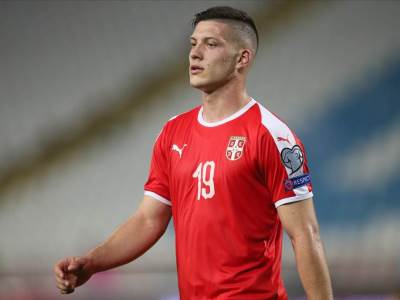  luka-jovic-real-madrid-kraj-zinedin-zidan-grejanje-klupe 