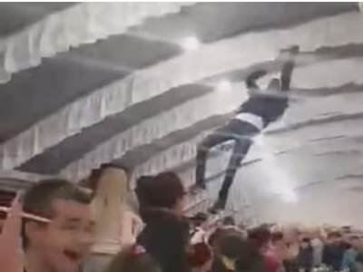  Spajdermen na svadbi: Svi gosti su bili u šoku kada su vidjeli njegovu akrobaciju (VIDEO) 