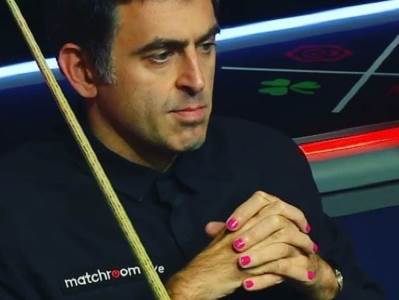  Roni O'Saliven lakirani roze nokti 