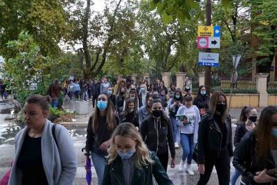  Protest studenata u Mostaru: Traže povratak na fakultete i smanjenje školarine (VIDEO) 