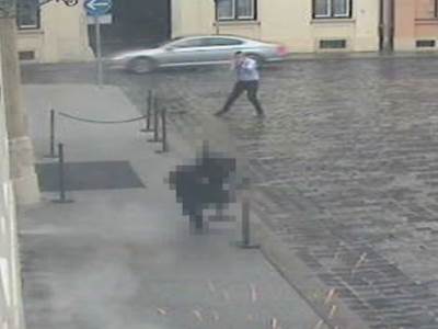 Objavljen uznemirujući snimak napada u Zagrebu: Bezuk hladnokrvno pucao na policajca, sručio mu rafal u leđa (VIDEO) 