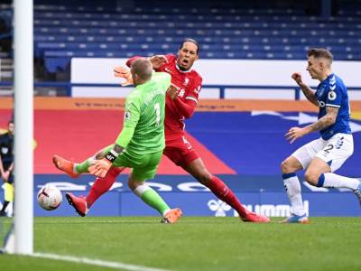  Virdzil-van-Dajk-povreda-Liverpul-Everton-Dzordan-Pikford-crveni-karton-prekrsaj-ligamenti 