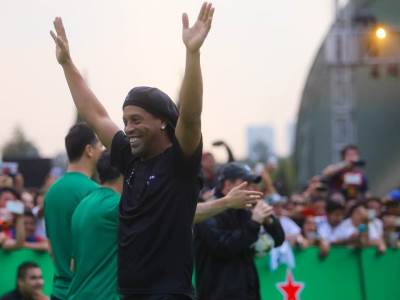  Da li znate ko je najsrećniji čovek na svetu? Čuvena fudbalska legenda! Ronaldinjo 