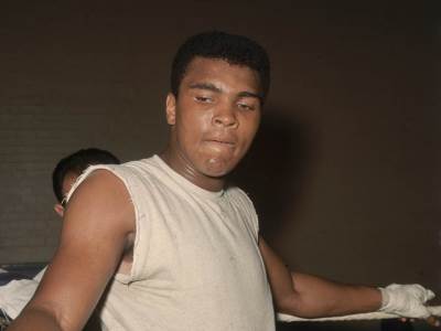  Hapšen, proganjan, tlačen - vratio se da bude najveći: Prije pola vijeka Muhamed Ali pobijedio državu i vratio se boksu 