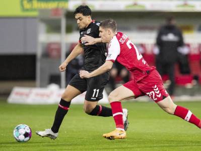  Bundesliga: Frajburg - Leverkuzen 2:4, 6. kolo 