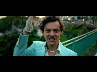 Hit dana: Harry Styles - Golden 