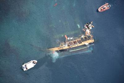  Prevrnuo se brod sa turistima: Spasioci na licu mjesta, ima mrtvih (FOTO, VIDEO) 