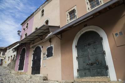  Sablasno prazan: Korona zaključala dućane u Mostaru 