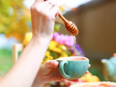  U vodu i med dodajte ovaj začin i gledajte kako kilogrami nestaju: Snižava i holesterol, čisti crijeva... 