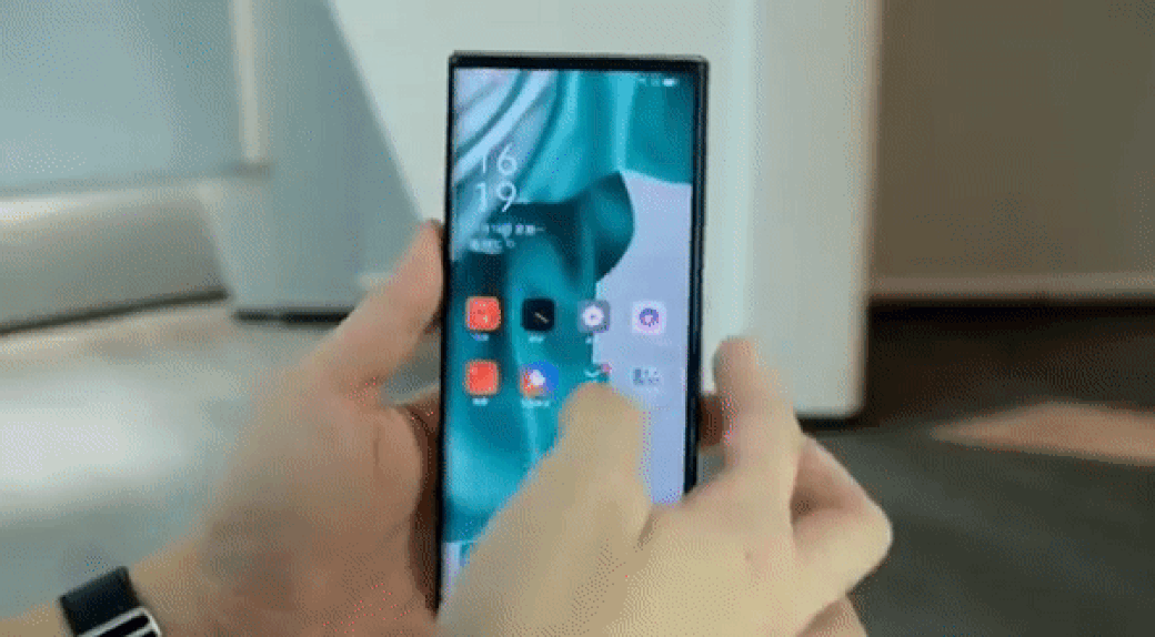  Predstavili pametne naočare i telefon budućnosti koji se širi u vašim rukama! (FOTO/VIDEO) 