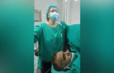  "Žurka" u operacionoj sali: Trešti narodnjak, svi pjevaju, pacijent traži rakije! VIDEO 