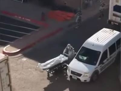  Zatvorenici prenose mrtve u hladnjače: Korona desetkovala čitav grad, jezive scene obišle svet (VIDEO) 