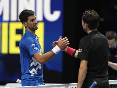  novak-djokovic-cestitka-dominik-tim-zavrsni-masters-london-smekerski 