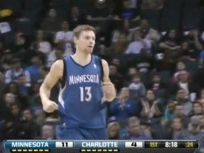  Promenio [pet NBA timova za nedelju dana], a sedeo u dnevnoj sobi! Digao je brzo ruke i od karijere  