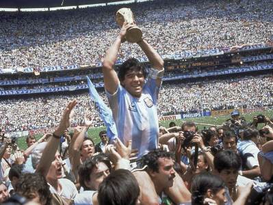  diego-armando-maradona-preminuo-in-memoriam 