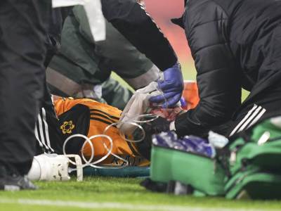  Arsenal Vulverhempton sudar glavama Luiz Himenez 