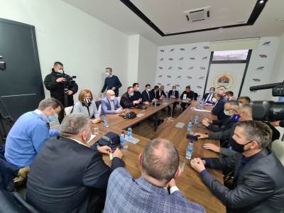  Tadić, Popović i Cvijetinović isključeni iz DNS-a 