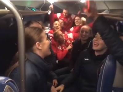  Hrvatice slavile uz Tompsona pred meč sa Srbijom: Napravile senzaciju u prvom meču pa se obrukale! (VIDEO) 