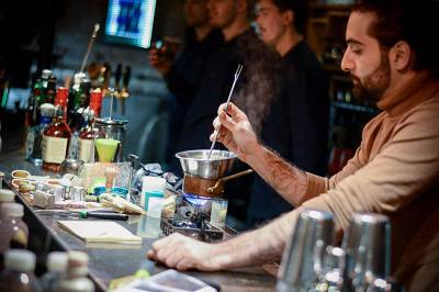  Vlasnik našao način da zaobiđe mjere: Tekila bar postaje crkva za okupljanje vjernika! 