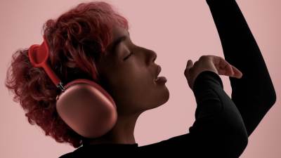  Internet se ismijava Apple slušalicama od 629 evra, ali one su rasprodate 