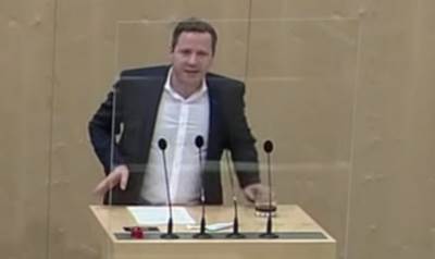  Poslanik testirao Coca-Colu na koronu, rezultat pozitivan?! 