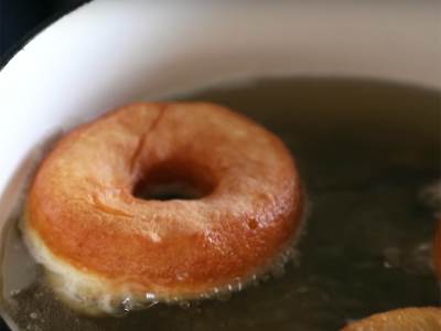  Savršen trik: Da vam krofne uvijek ispadnu savršene 