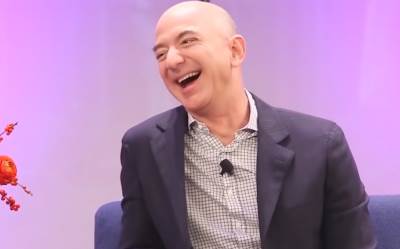  Multimilijarder Džef Bezos odlazi sa čela Amazona: Šokantna odluka! 