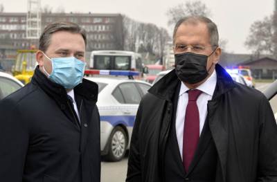  Lavrov i Vučić položili vijence na spomenik "Vječna vatra" 