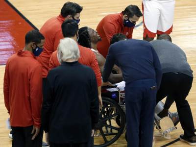  kris-klemons-hjuston-povreda-ahilova-tetiva-nba-izneli-ga-u-kolicima-video 