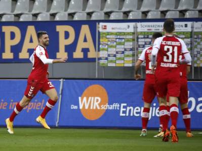  Frajburg - Herta 4:1, Bundesliga, 13. kolo 