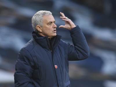  totenhem-fulam-premijer-liga-odlozeno-korona-virus 