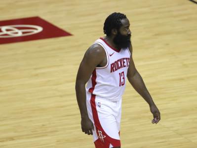  NBA Harden gađao saigrača loptom 