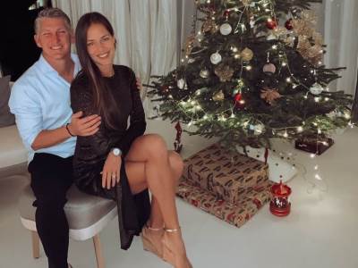  Ana Ivanović Švajnštajger slika katolički Božić kritike 