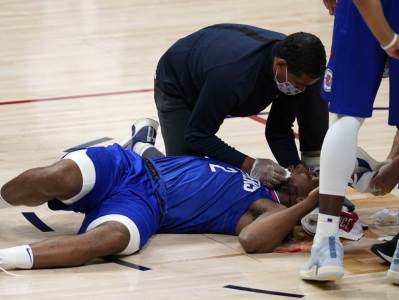  Užas u NBA - Srušio se krvav pored Jokića: Lenard ostao na parketu, lekari odmah utrčali na teren! 
