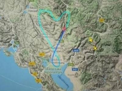  Osudili crnogorskog pilota koji je crtao srce na nebu: Kapetan odgovorio na kritike da je potrošio mnogo goriva! 