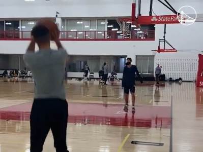  Stef Kari 103 trojke zaredom 