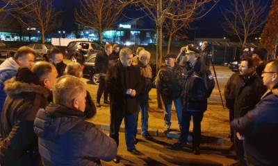  Gradonačelnik Bihaća s građanima pred "Birom": Ne možemo dopustiti smještaj migranata u centar grada 