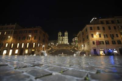  Užasan prizor u Rimu: Nakon novogodišnje noći ulice pune mrtvih ptica 