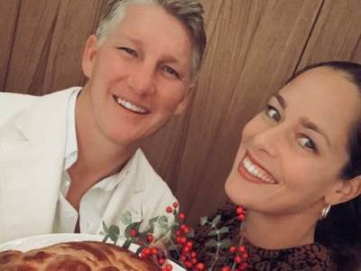  Ana Ivanović spremila česnicu za Božić: Kritikovali su je što slavi sa Švajnijem, ovako je odgovoril 