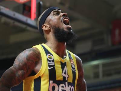  Evroliga Crvena zvezda - Fenerbahče koš za pobjedu Lorenzo Braun 