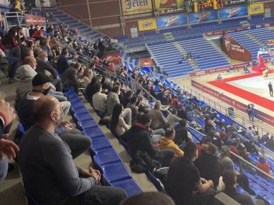  crvena-zvezda-navijaci-pionir-fotografija-twitter-evroliga 