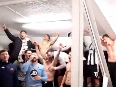  fa-kup-sestoligas-pobedio-derbi-proslava-pevanje-adel-tviter-video-snimak. 