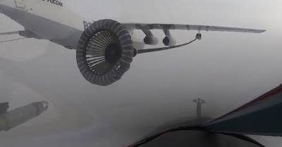  Nevjerovatan snimak dosipanja goriva ruskim lovcima: Pri brzini od 700 km na sat uspješno obavljeno tankanje (VIDEO) 