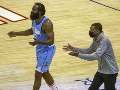  Debeo je, ali i dalje ga žele: Nije samo Bruklin, još jedan tim je tražio Džejmsa Hardena! 