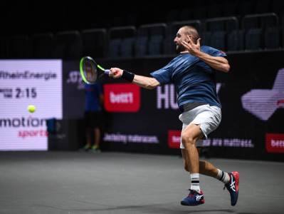  Korona skandal trese Australijan open: Priznao da je pozitivan pa doletio u Melburn, organizatori mu 