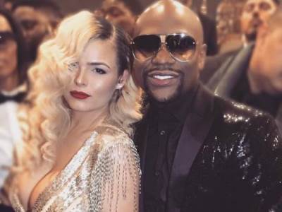  Flojd hoće da mu striptizeta rodi dijete: Zabavlja se s "prvom djevojkom" iz njegovog kluba, sad hoće ozbiljnije 