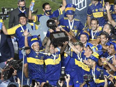  boka-juniors-osvojila-prvi-kup-dijega-armanda-maradone 