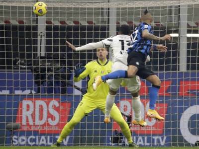  arturo-vidal-grb-juventusa-inter-juventus-derbi-serija-a 