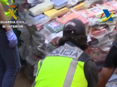  Pali sa više od dvije tone kokaina: Velika akcija španske policije, pronašli drogu na nevjerovatnom mjestu (VIDEO) 